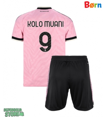 Juventus Randal Kolo Muani #9 Replika Babytøj Udebanesæt Børn 2026-27 Kortærmet (+ Korte bukser)